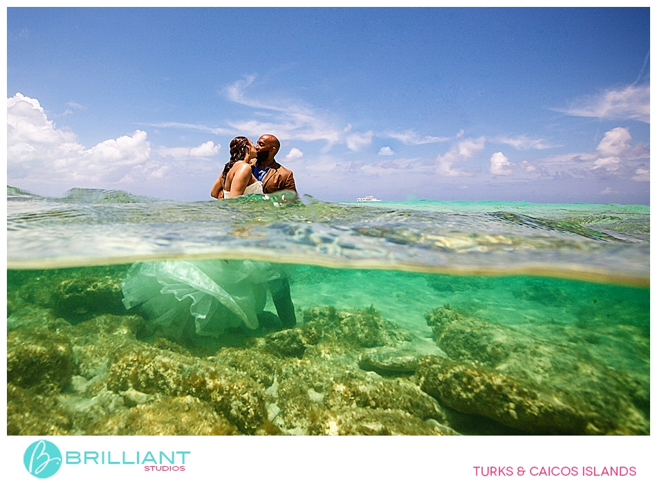 A Gansevoort Wedding For Three Underwater 33 Weddinggansevoortturksandcaicos_0033